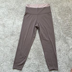 Aerie - Scalloped Leggings | Size Large